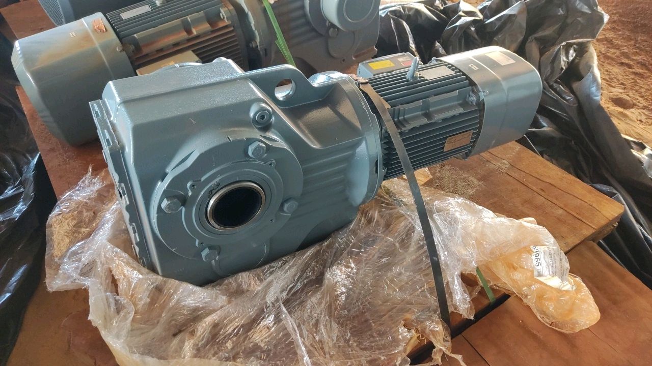 SEW-EURODRIVE KH107/T R87 Gearmotor 15HP