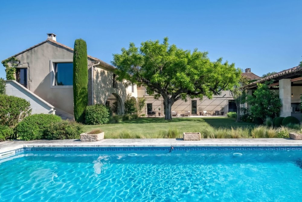 Photographs of New! Mas de l’Acacia villa in Provence - Image 1 of 37