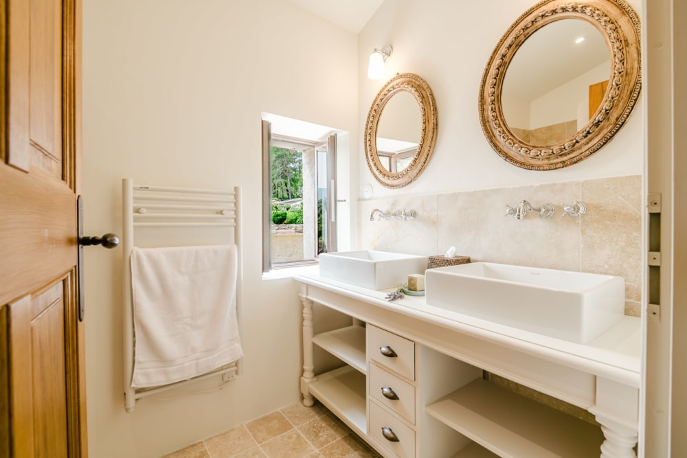 Photographs of Mas des Secrets villa in Provence - Image 23 of 47