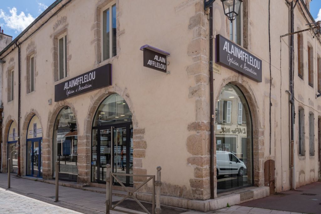 Magasin Opticien 22 rue d'Alsace 21200 BEAUNE extérieur