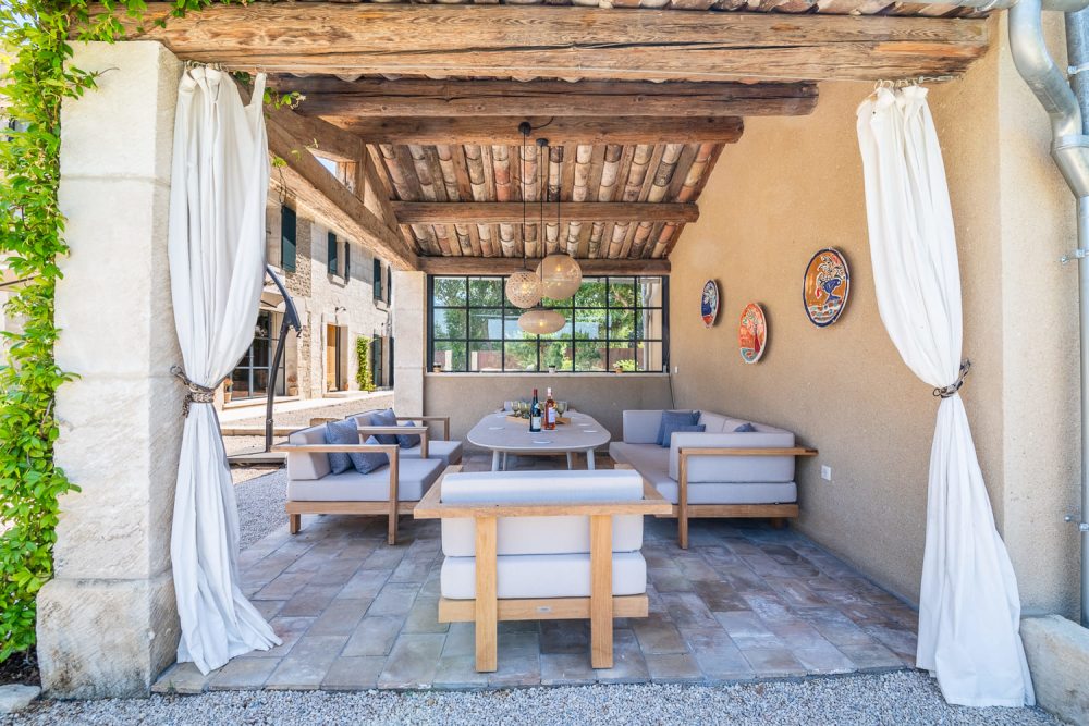 Photographs of Mas Mozart villa in Provence - Image 3 of 42