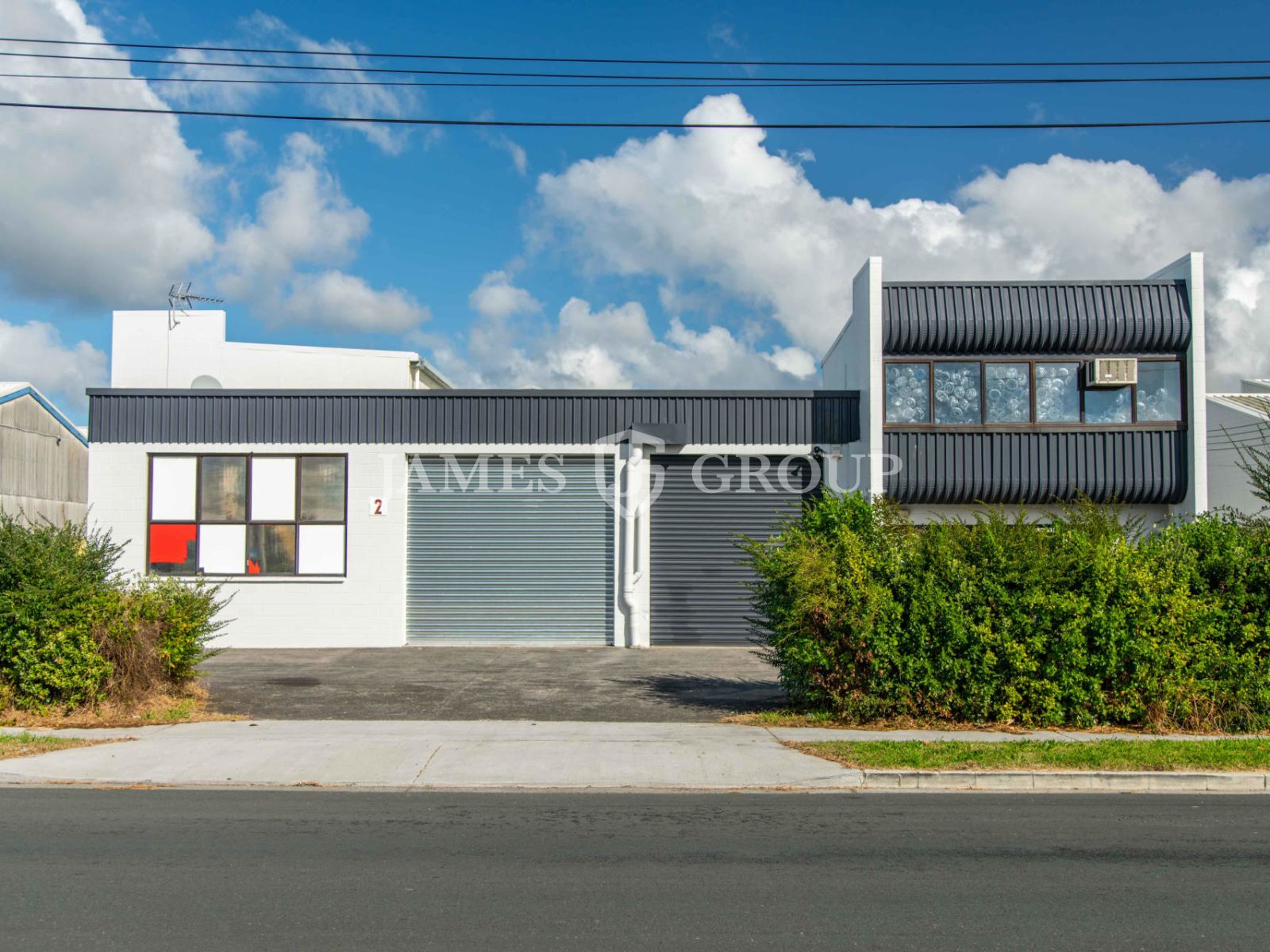Affordable Road Front Unit + 3 Carparks | 110m²
