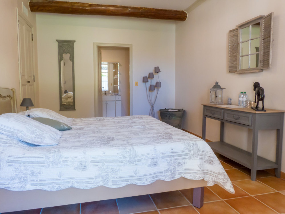 Photographs of Chateau Rhone Provence villa in Provence - Image 30 of 52