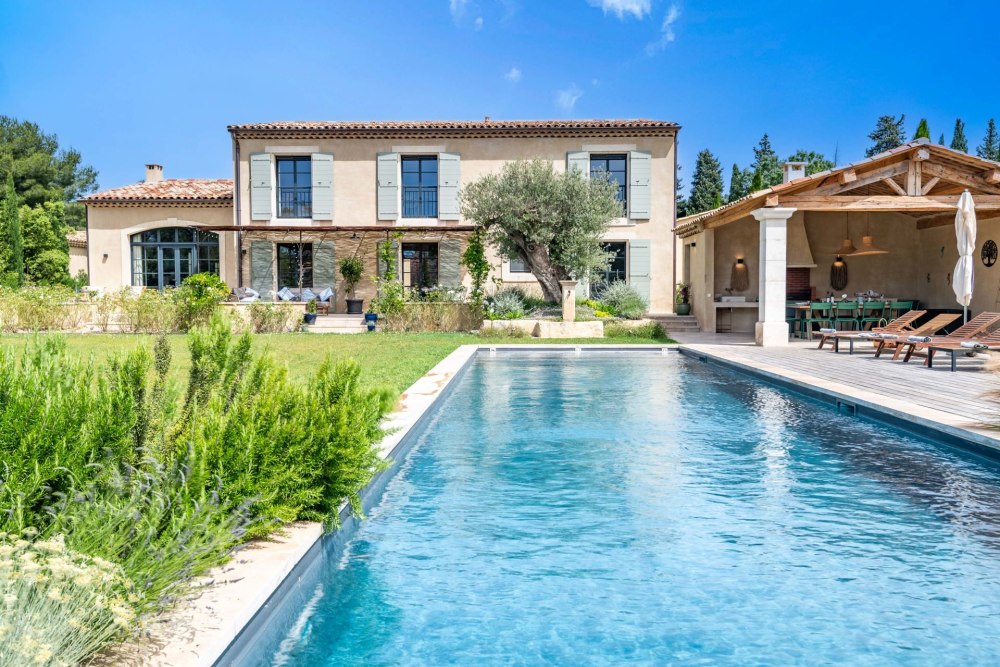 Photographs of Mas Mirabelle villa in Provence - Image 1 of 43