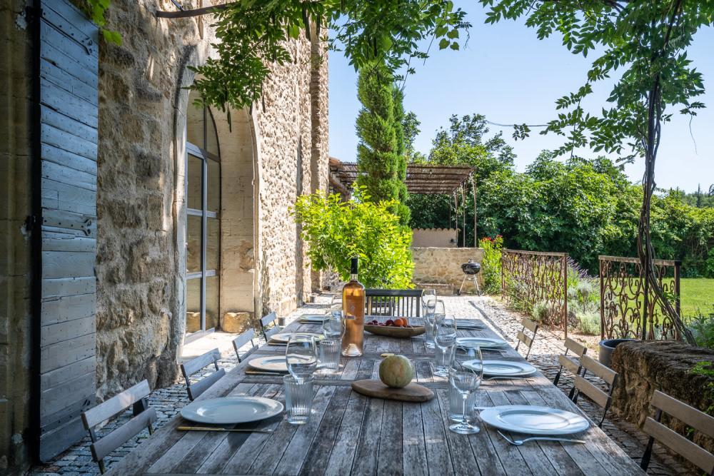 Photographs of Mas de la Sorgue villa in Provence - Image 5 of 45