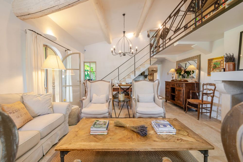 Photographs of Le Relais villa in Provence - Image 7 of 43