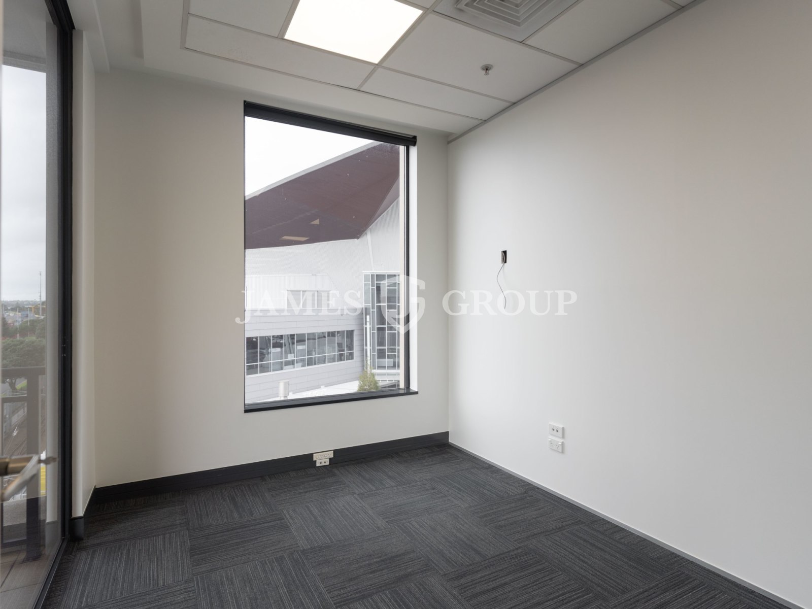 High-quality Office With Excellent Natural Light