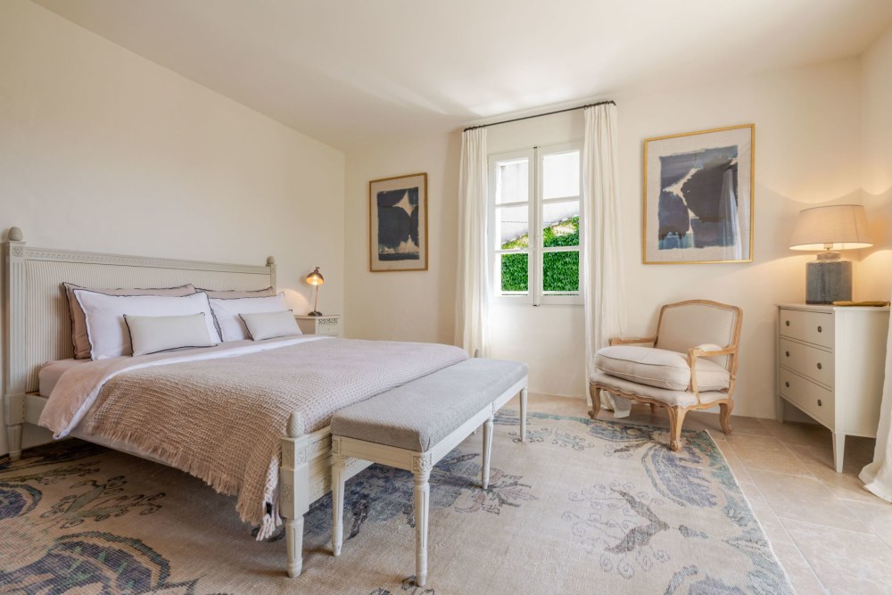 Photographs of Mas du Poète villa in Provence - Image 28 of 39
