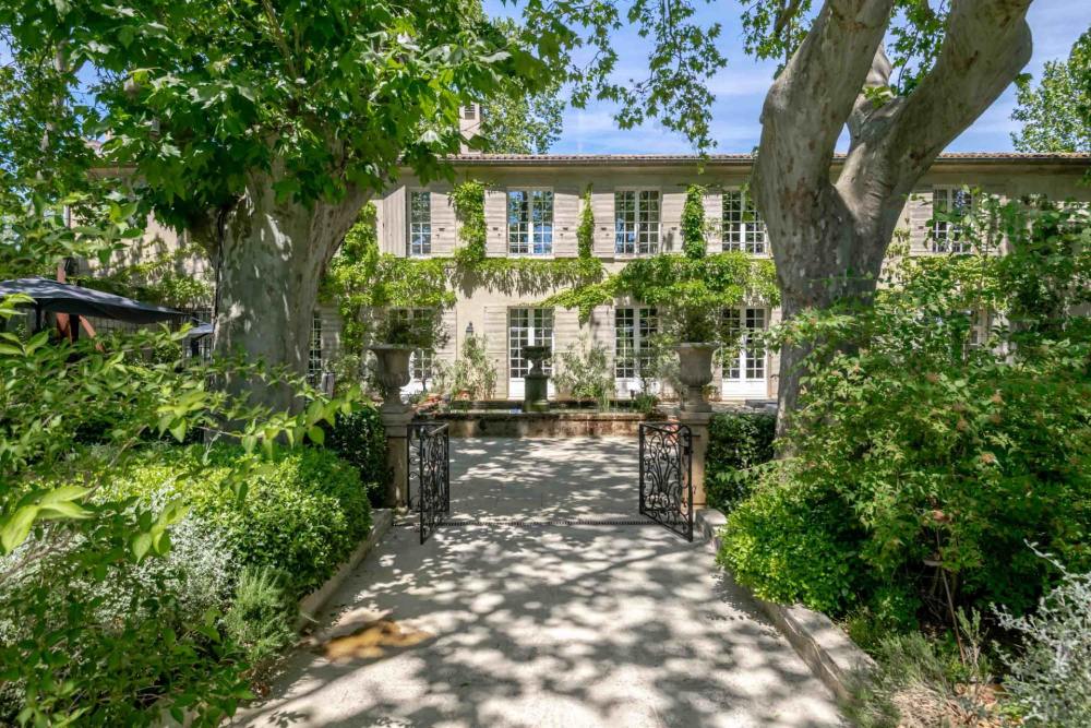 Photographs of Domaine de Beau-Fleurs villa in Provence - Image 42 of 45