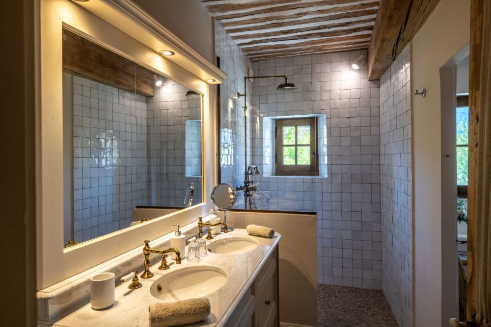 Photographs of Domaine du Lys villa in Provence - Image 26 of 45