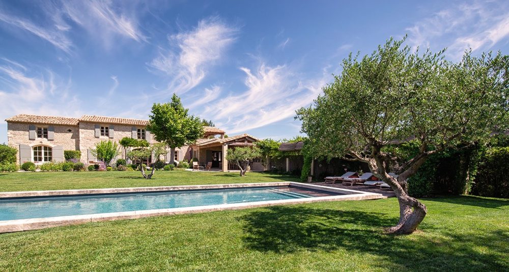 Photographs of Mas de Isa villa in Provence - Image 6 of 41