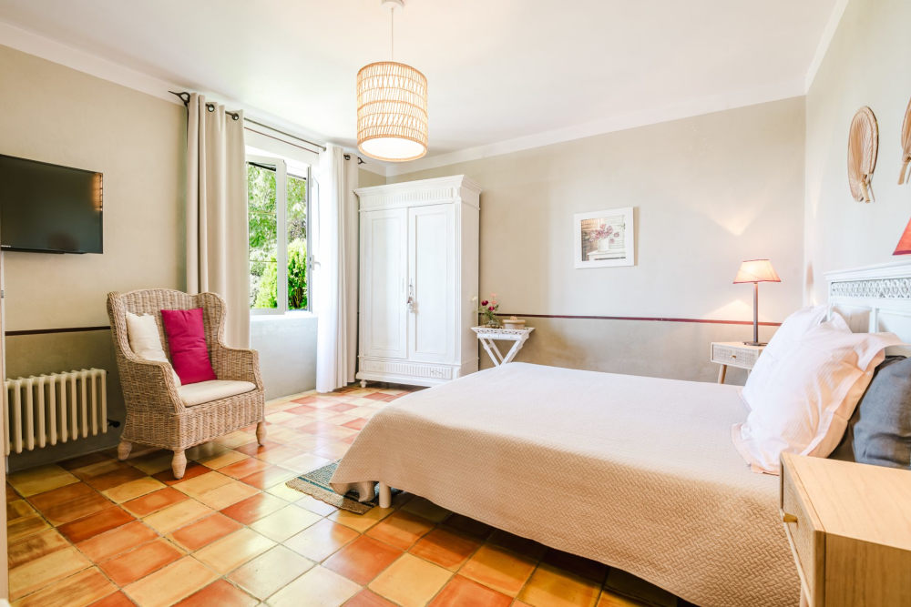 Photographs of Mas des Rocailles villa in Provence - Image 24 of 41
