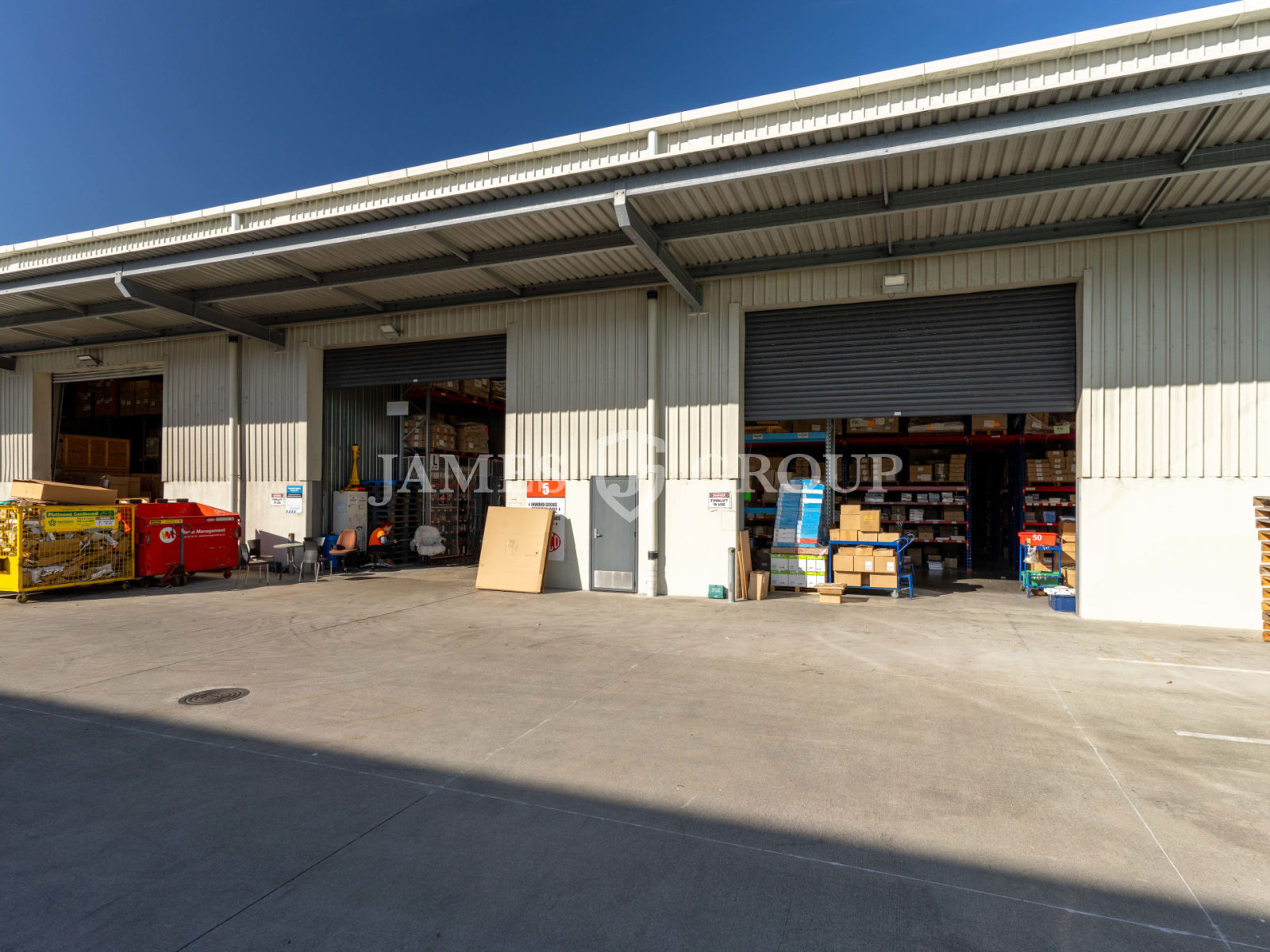 High-stud Mangere Facility – Fully Racked & Ready