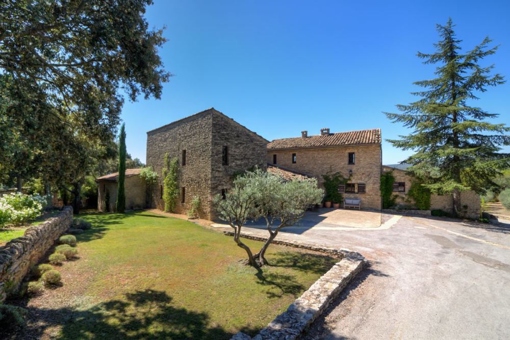 Photographs of Mas de Bellecour villa in Provence - Image 37 of 37