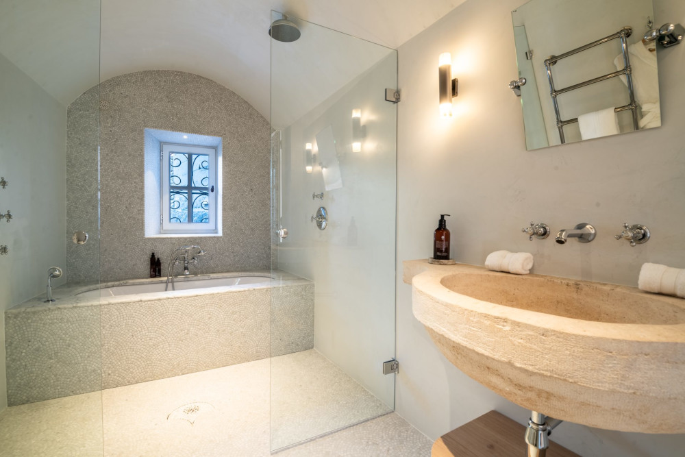 Photographs of La Maison des Muses villa in Provence - Image 34 of 39