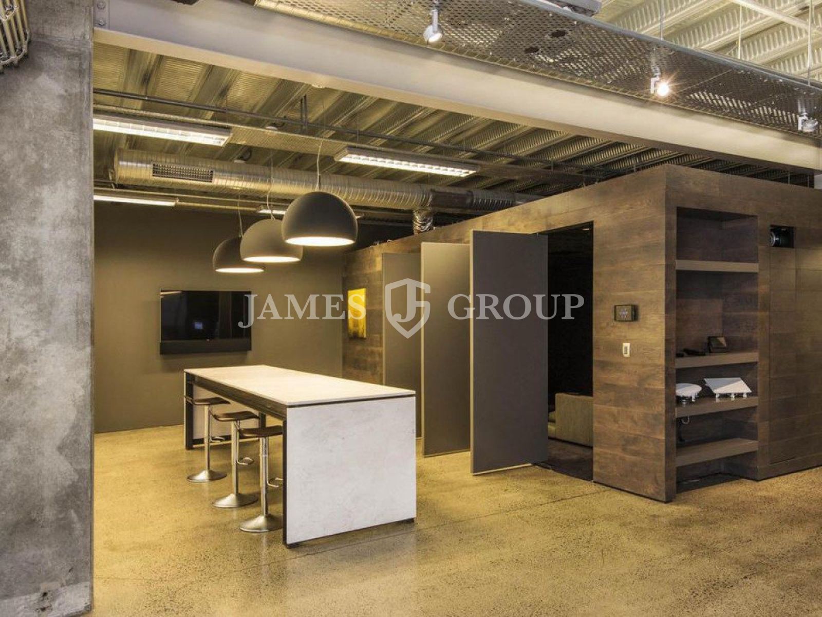 237m² Office With Modern Industrial Character
