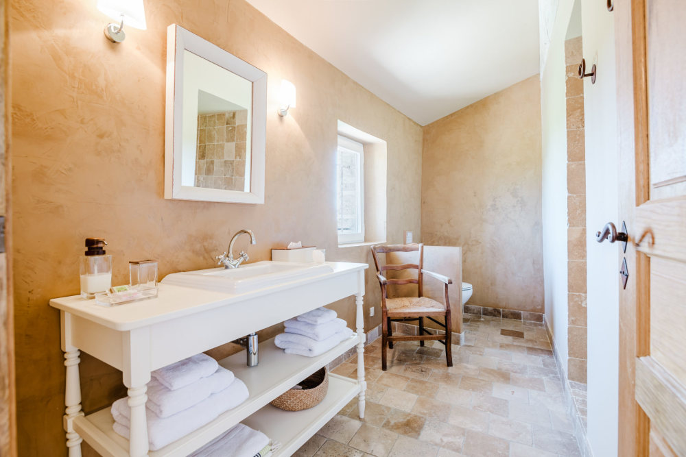 Photographs of Mas Ambre villa in Provence - Image 20 of 51