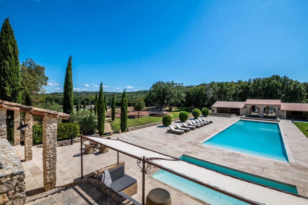 Photographs of Mas des Gardois villa in Provence - Image 11 of 58