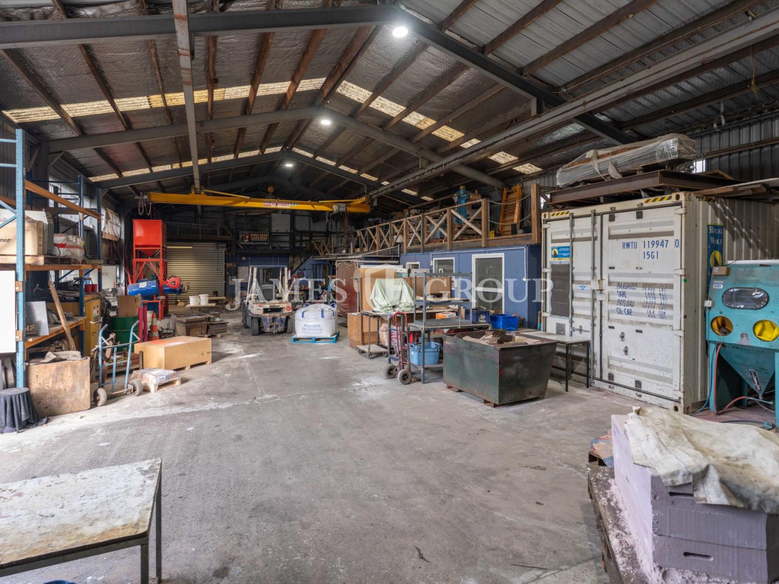 Patiki Road Gantry Warehouse + 3 Phase Power