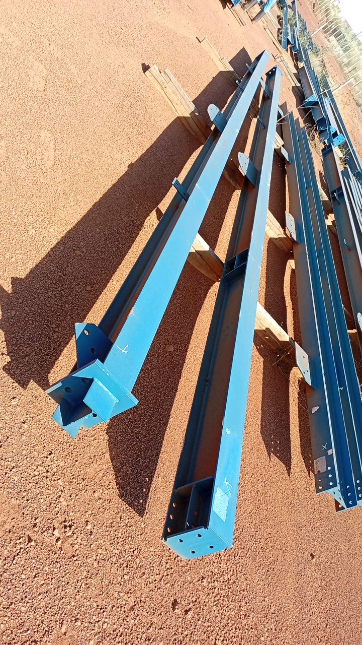 Lot of Metal Structures / BOX Z17