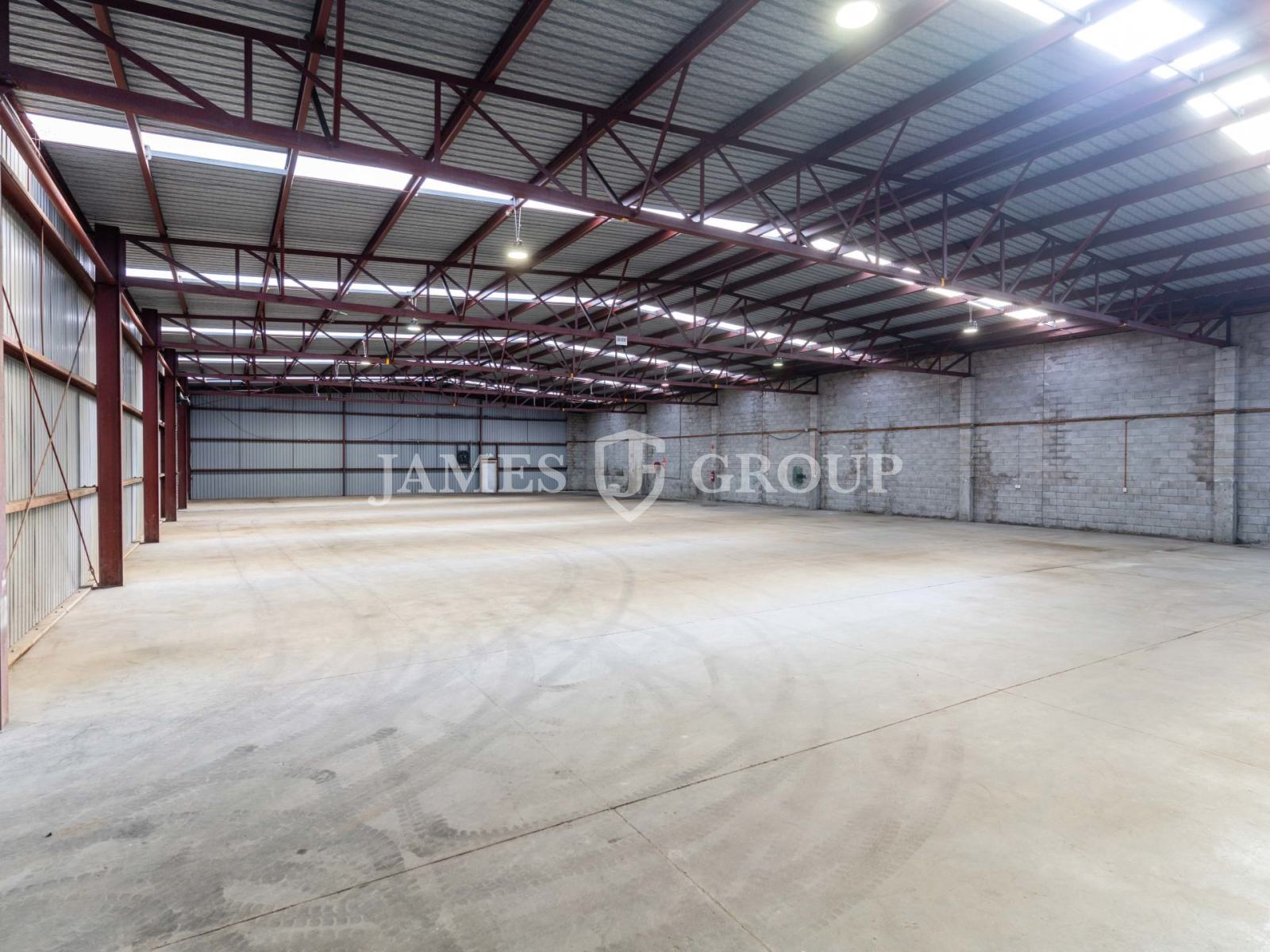 Huge Power Supply | 1,165m² Clear Span Warehouse