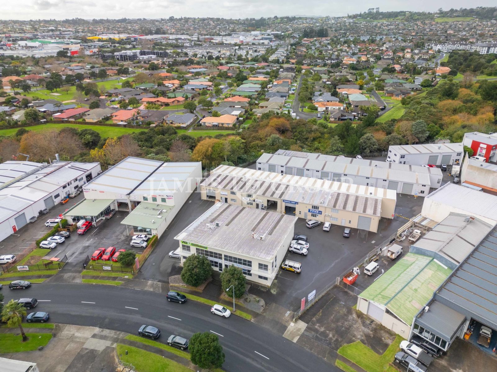 Compact Industrial Unit In Tidy Gated Complex