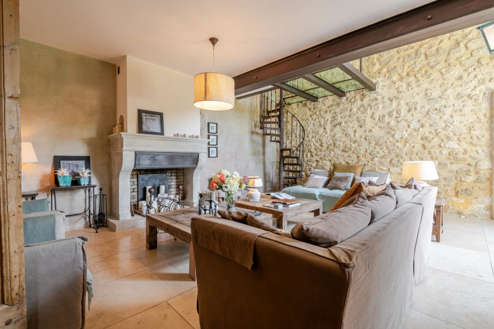 Photographs of Mas de Velorgues villa in Provence - Image 8 of 58