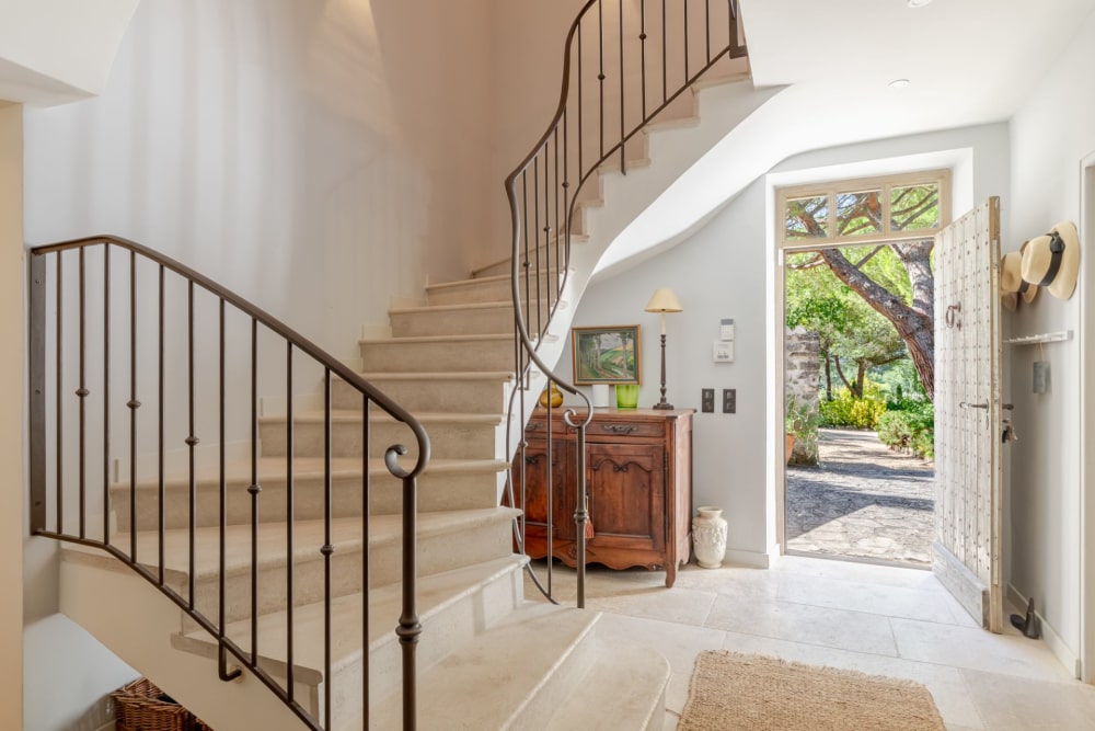 Photographs of Mas de l’Ermitage villa in Provence - Image 18 of 39