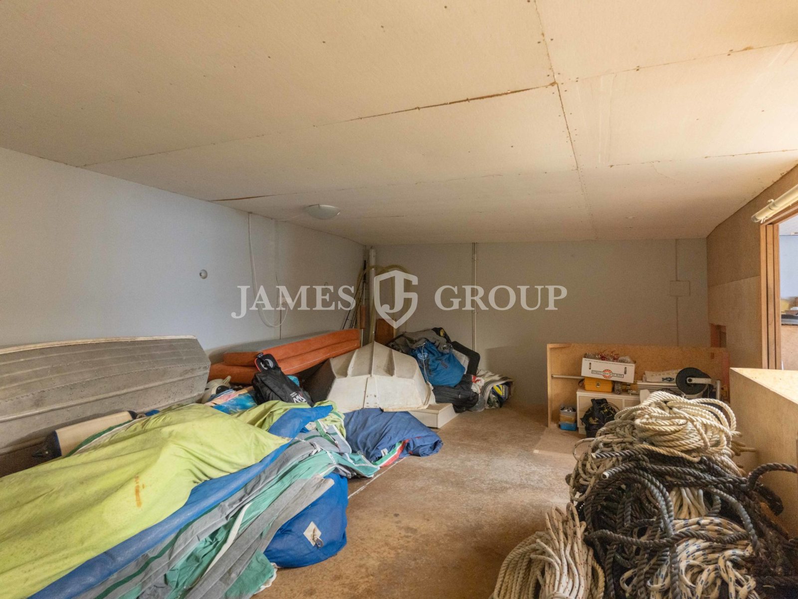 Compact Industrial Unit In Tidy Gated Complex