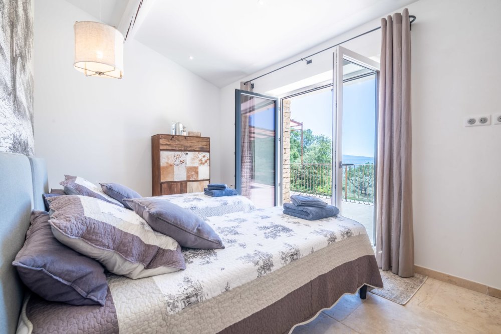 Photographs of Mas La Vue Royale villa in Provence - Image 37 of 45