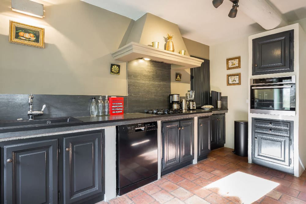 Photographs of Mas des Roitelets villa in Provence - Image 10 of 26