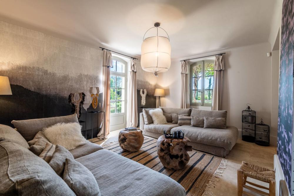 Photographs of Bastide de Coussoul villa in Provence - Image 12 of 41