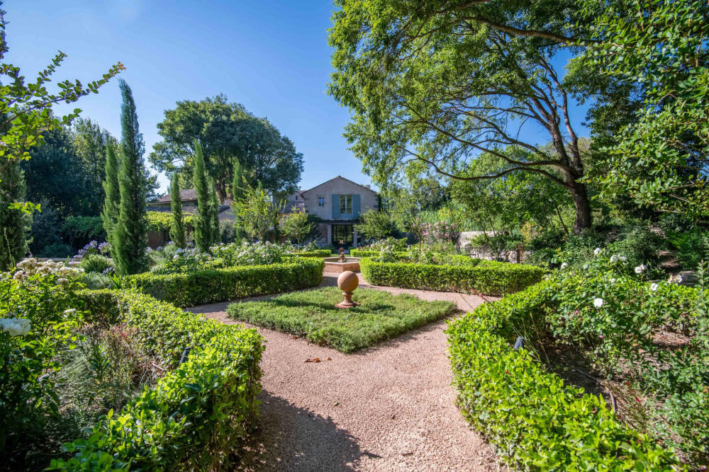 Photographs of Mas des Pierres villa in Provence - Image 57 of 60