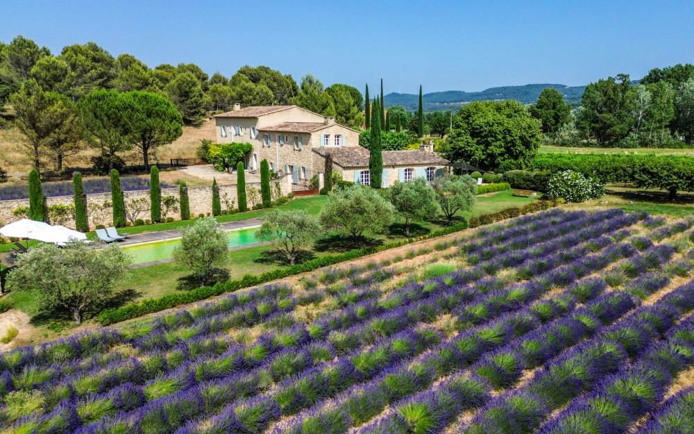 Photographs of Mas du Fournil villa in Provence - Image 2 of 47