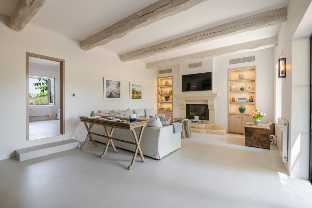 Photographs of Petit Mas des Splendeurs villa in Provence - Image 7 of 46