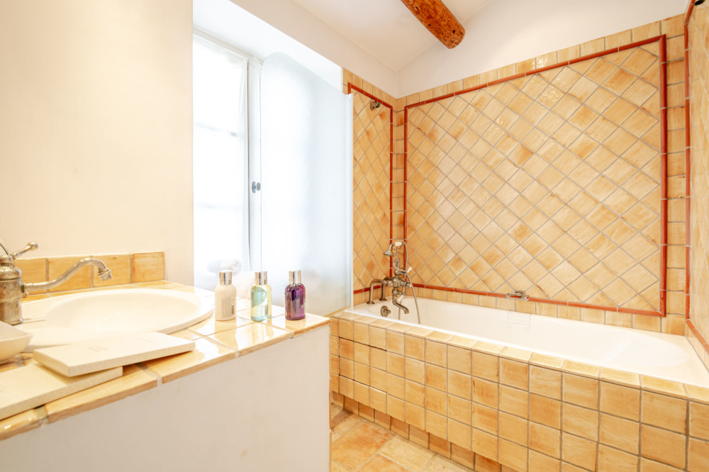 Photographs of Domaine de Fontclair villa in Provence - Image 41 of 60