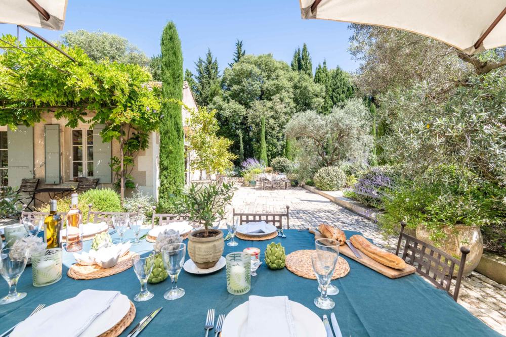 Photographs of Mas du Cardinal villa in Provence - Image 5 of 49