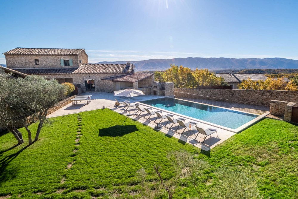 Photographs of Mas des Flaneries villa in Provence - Image 14 of 36