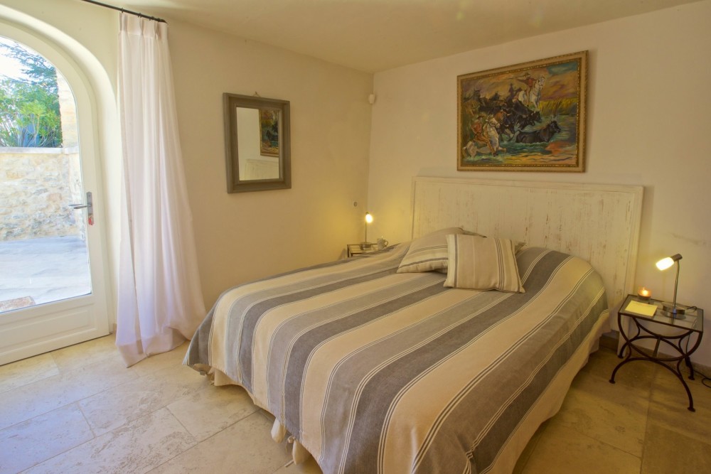 Photographs of Mas des Cerisiers villa in Provence - Image 18 of 34