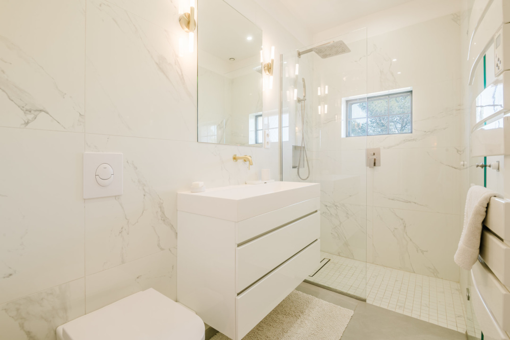 Photographs of Mas des Imberts villa in Provence - Image 26 of 48