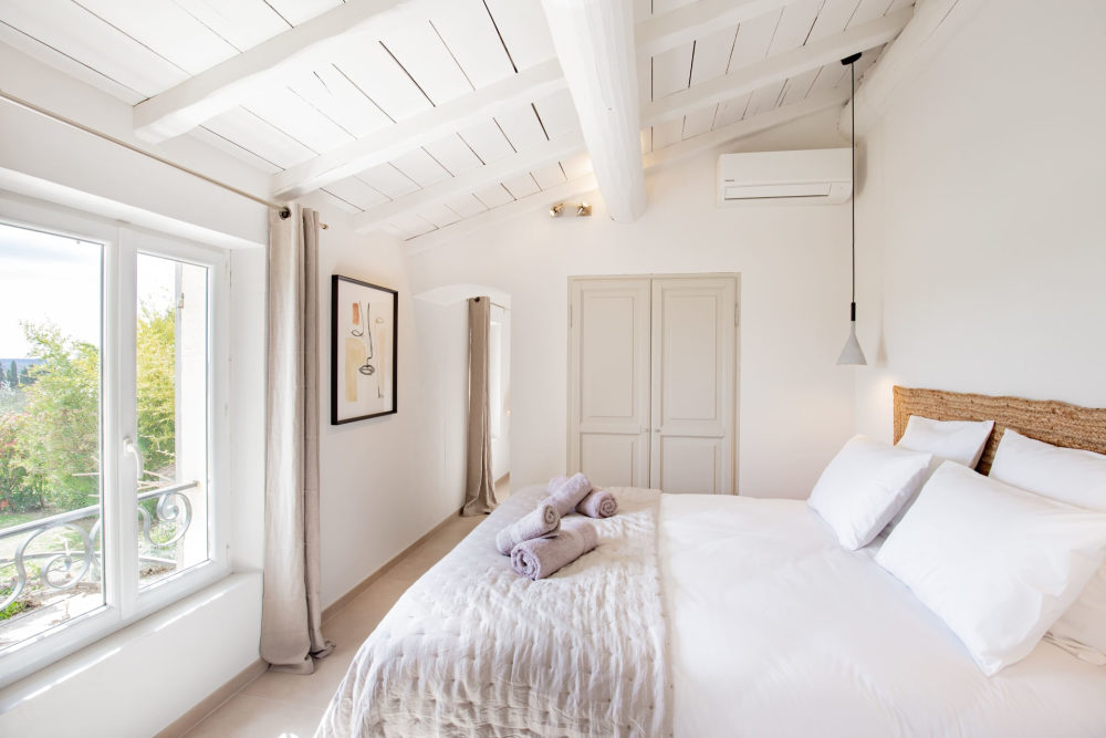 Photographs of Mas du Zephyr villa in Provence - Image 16 of 31