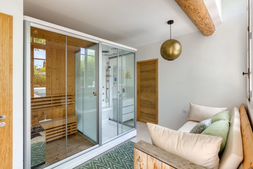 Photographs of Maison les Nomades villa in Provence - Image 32 of 35