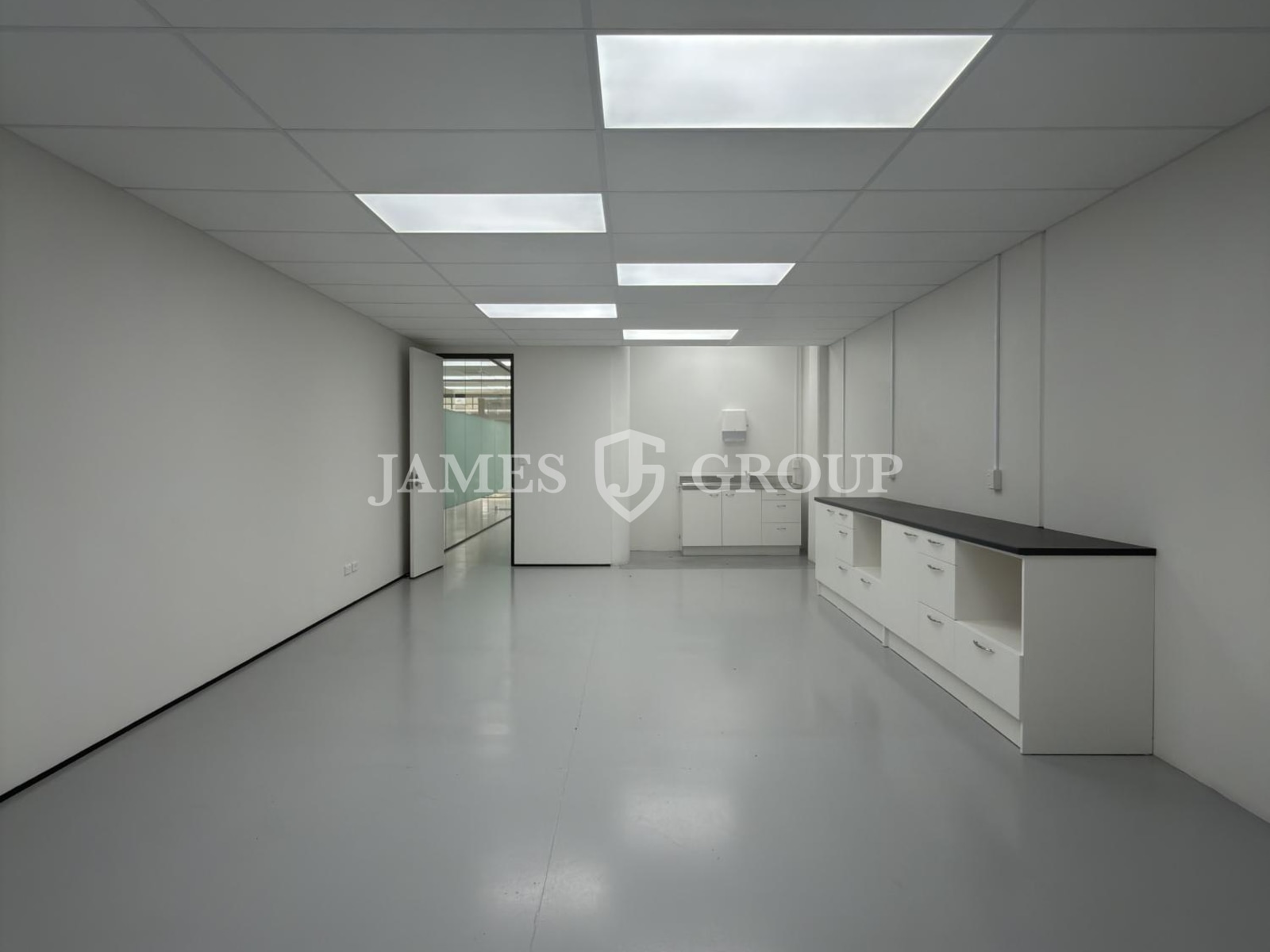 Refurbished & Ready | 590m² Penrose Unit