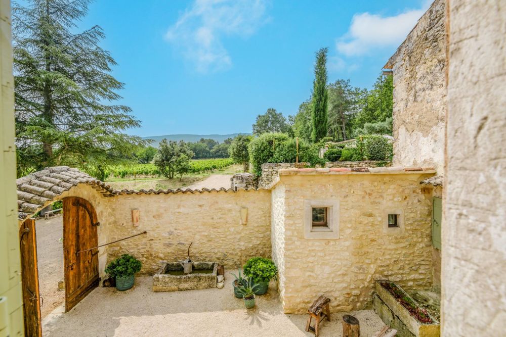 Photographs of Mas des Secrets villa in Provence - Image 31 of 47