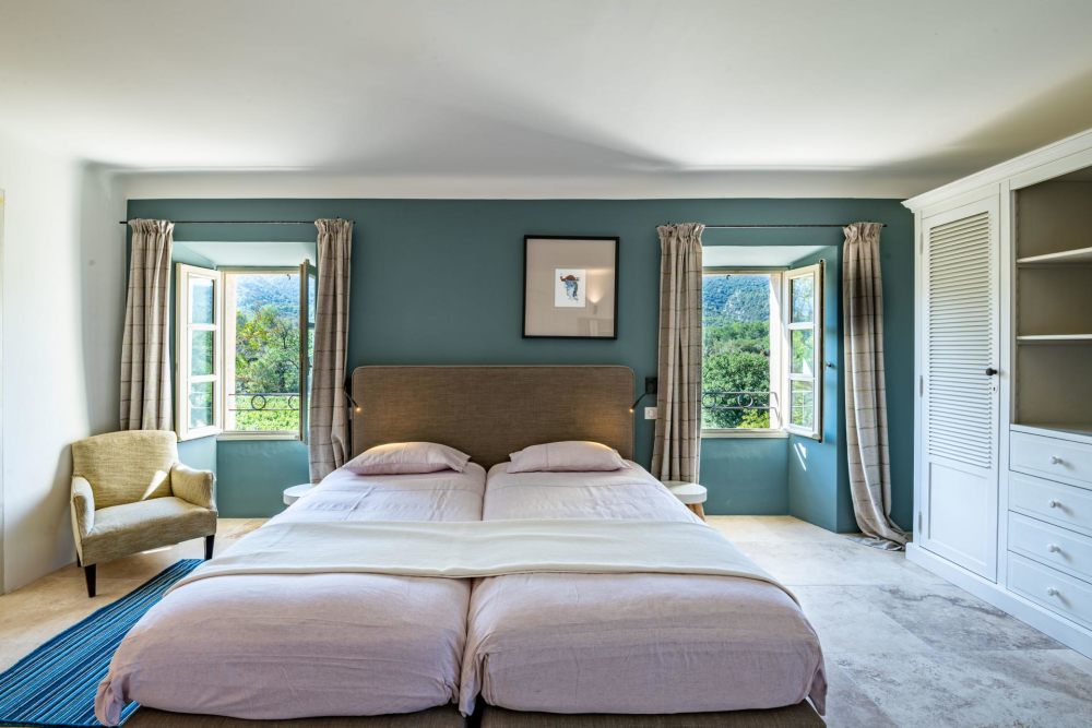 Photographs of Mas de la Salamandre villa in Provence - Image 22 of 57