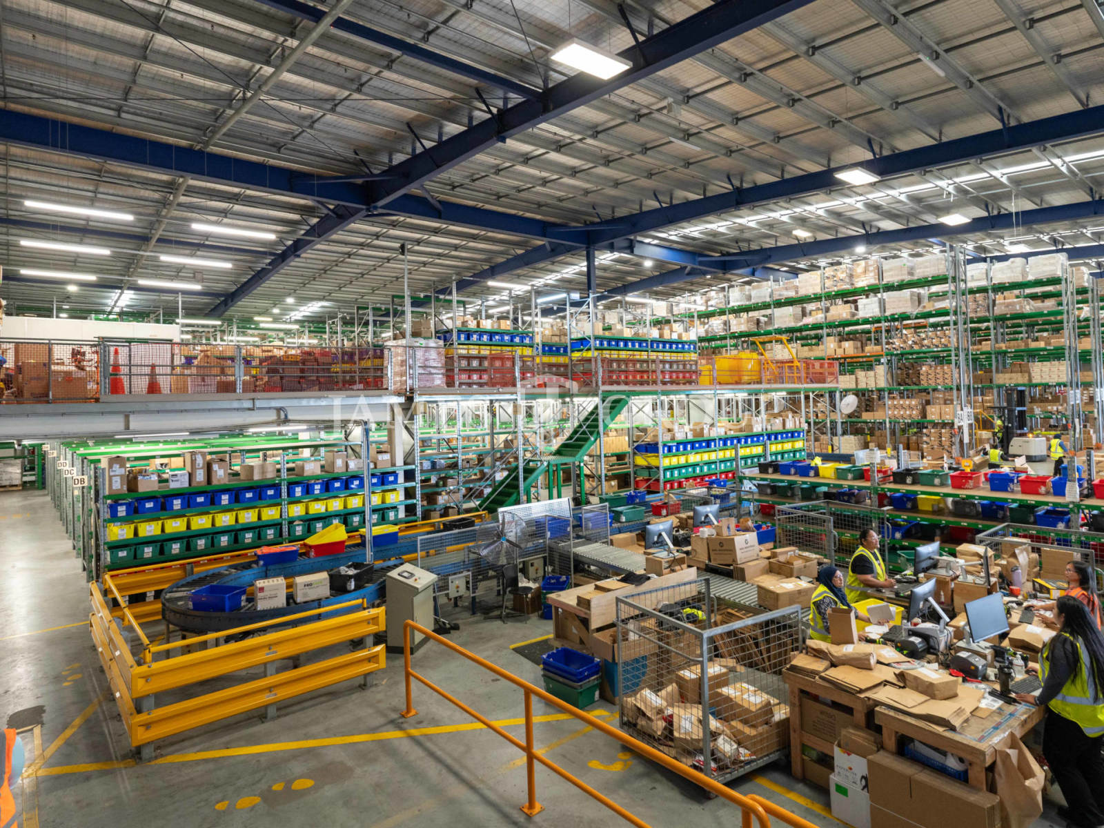 Premium Dual-access Industrial With Drive-through
