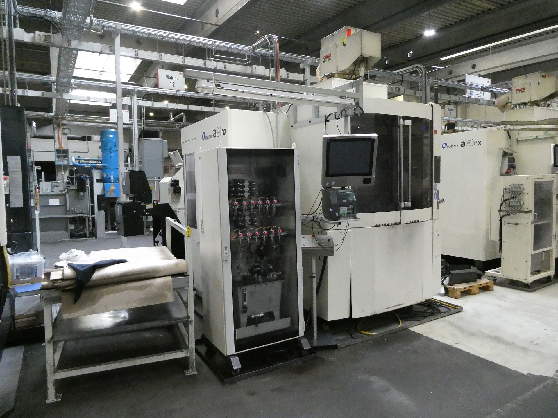 CNC Machining Center-Makino - Image 10