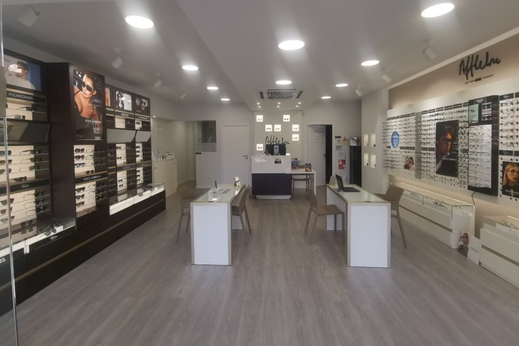 Loja Optometrista Rua Dr. Carlos Pires Felgueiras, nº 71 Loja1 4470-157 MAIA indoor
