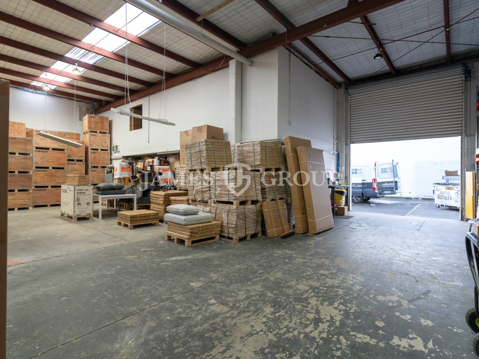 950m² Rosebank Warehouse + Mpi 40ft Container Drop