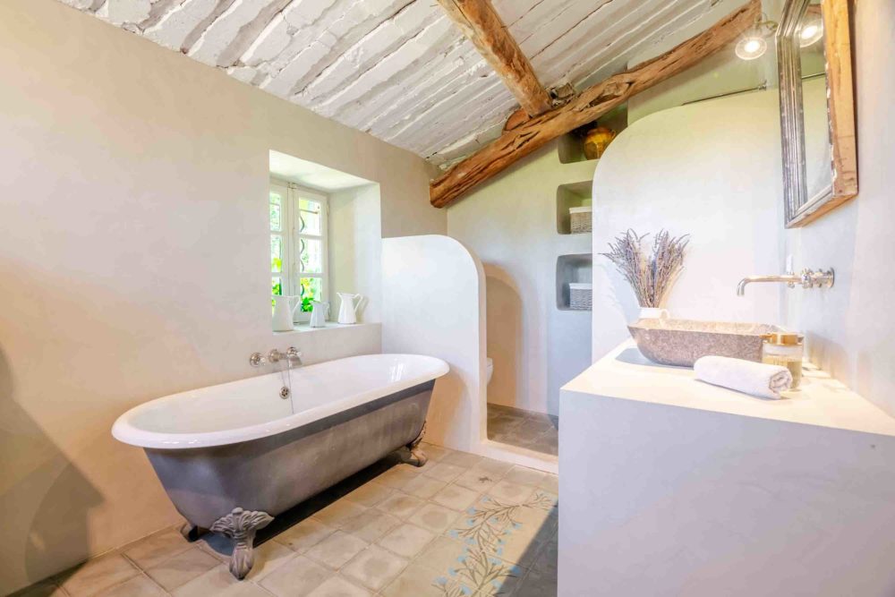 Photographs of Mas des Roses 3 villa in Provence - Image 18 of 37